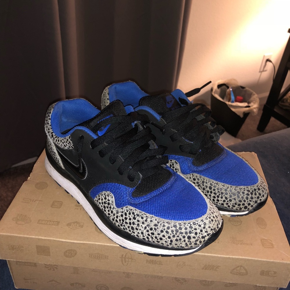 Nike Safari Le size 7.5